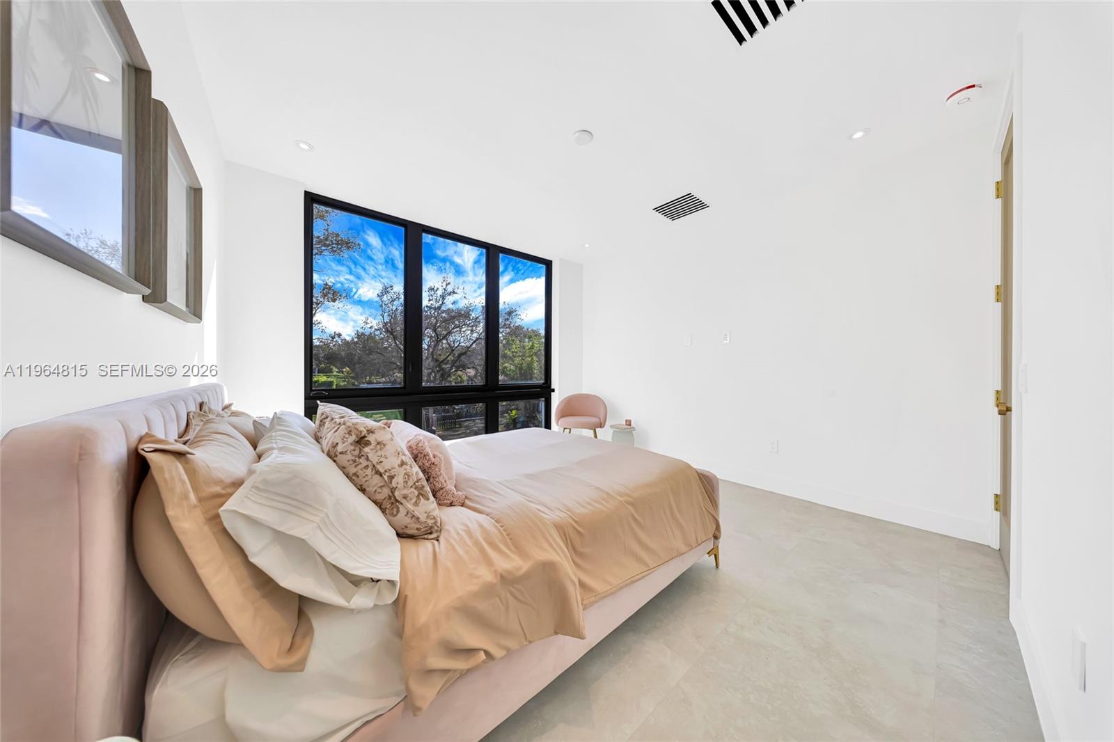 JUNELAND - Residential