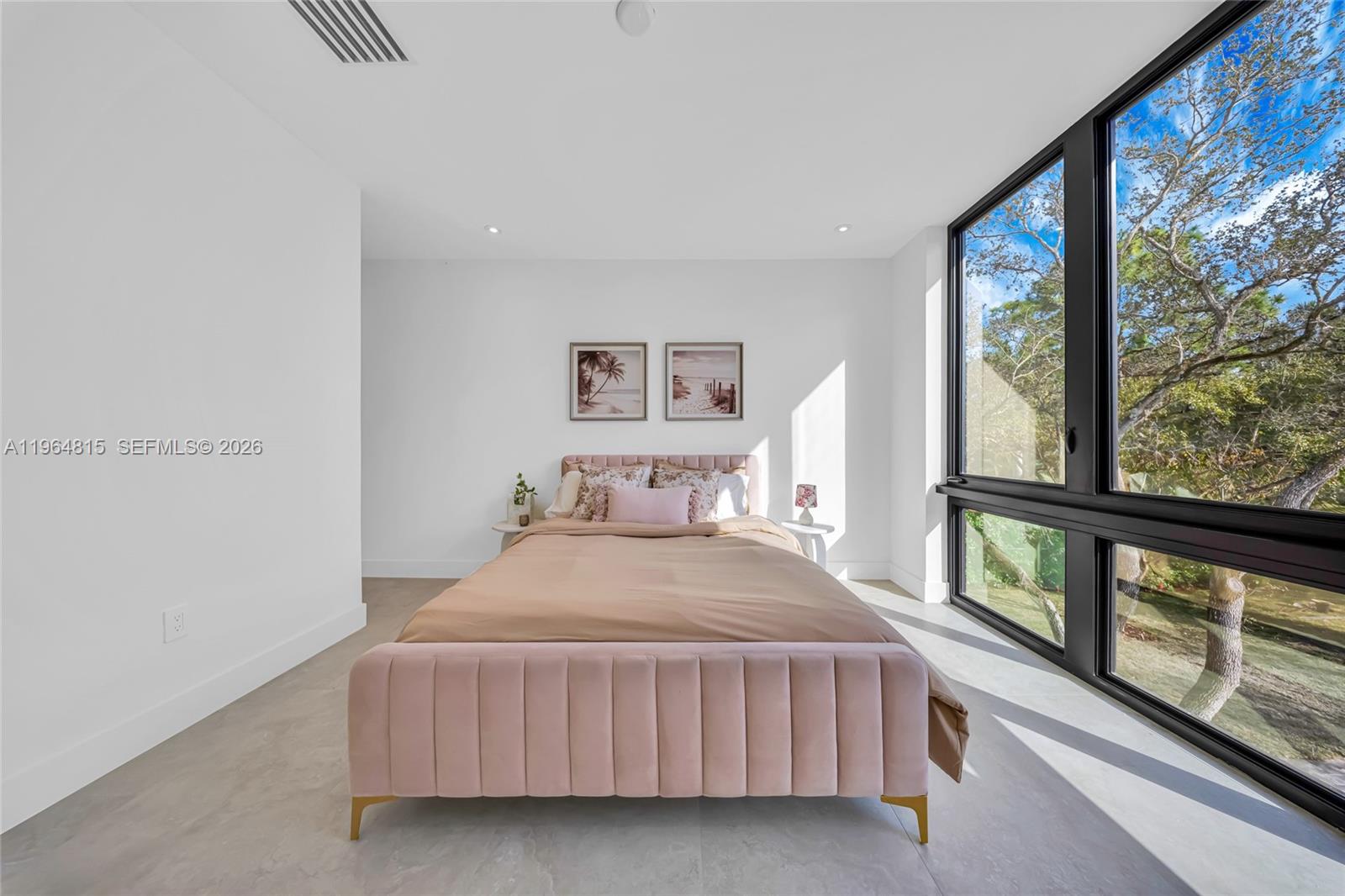 JUNELAND - Residential