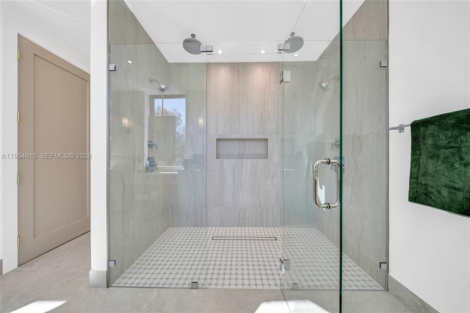 JUNELAND - Residential