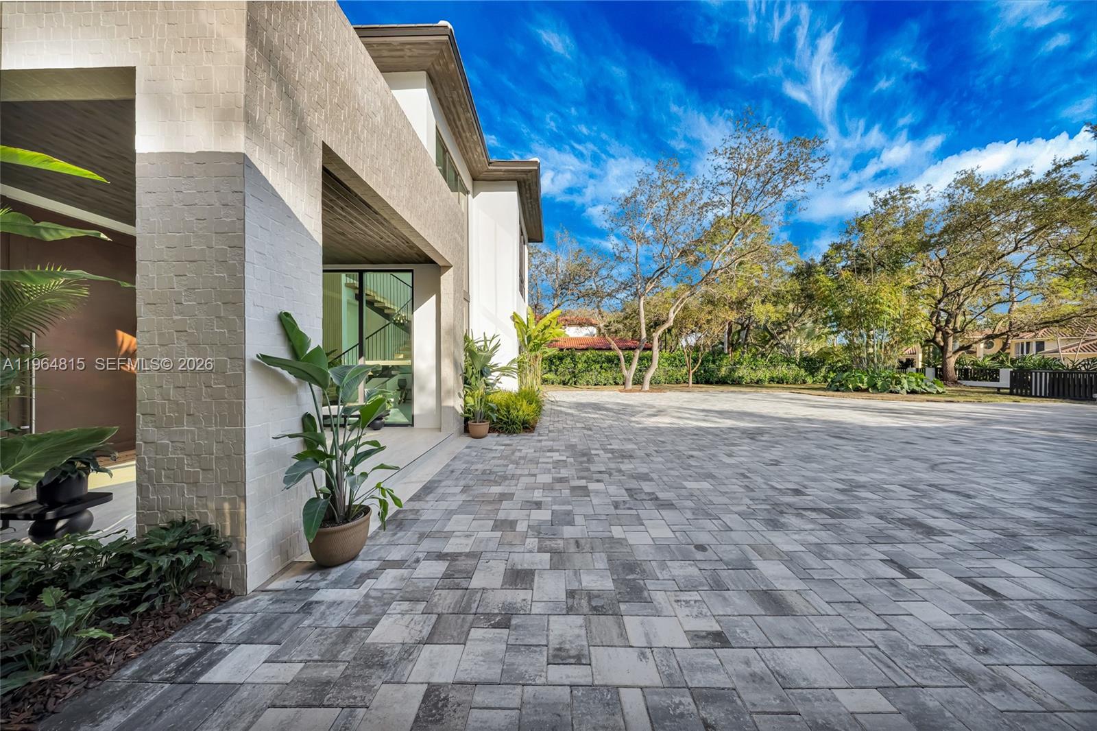 JUNELAND - Residential