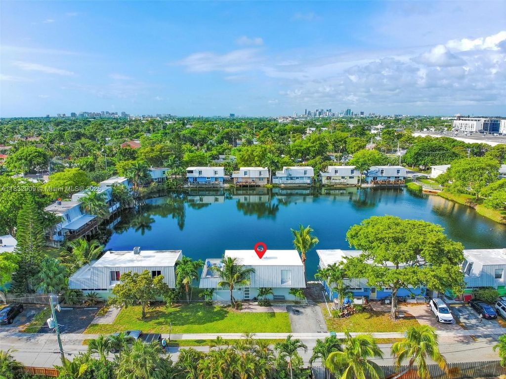 Photo of 1370 NE 40th Dr, Oakland Park, FL 33334 (MLS # A11832909)