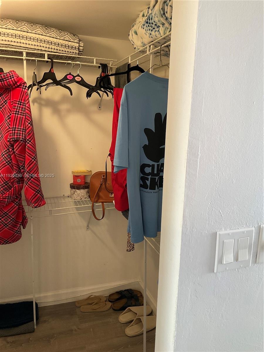 SUNRISE LAKES 108 CONDO - Residential