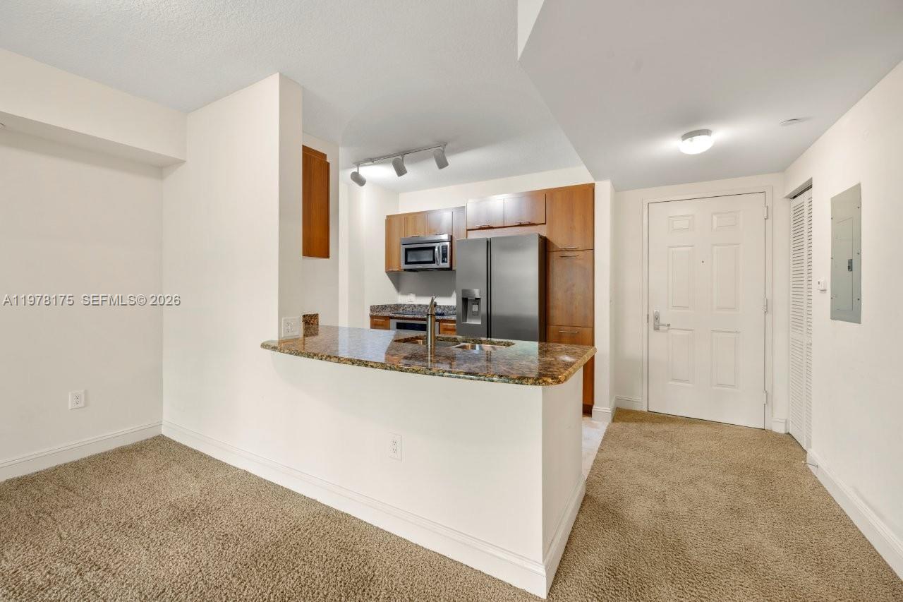 VERANDA CONDO - Residential Lease