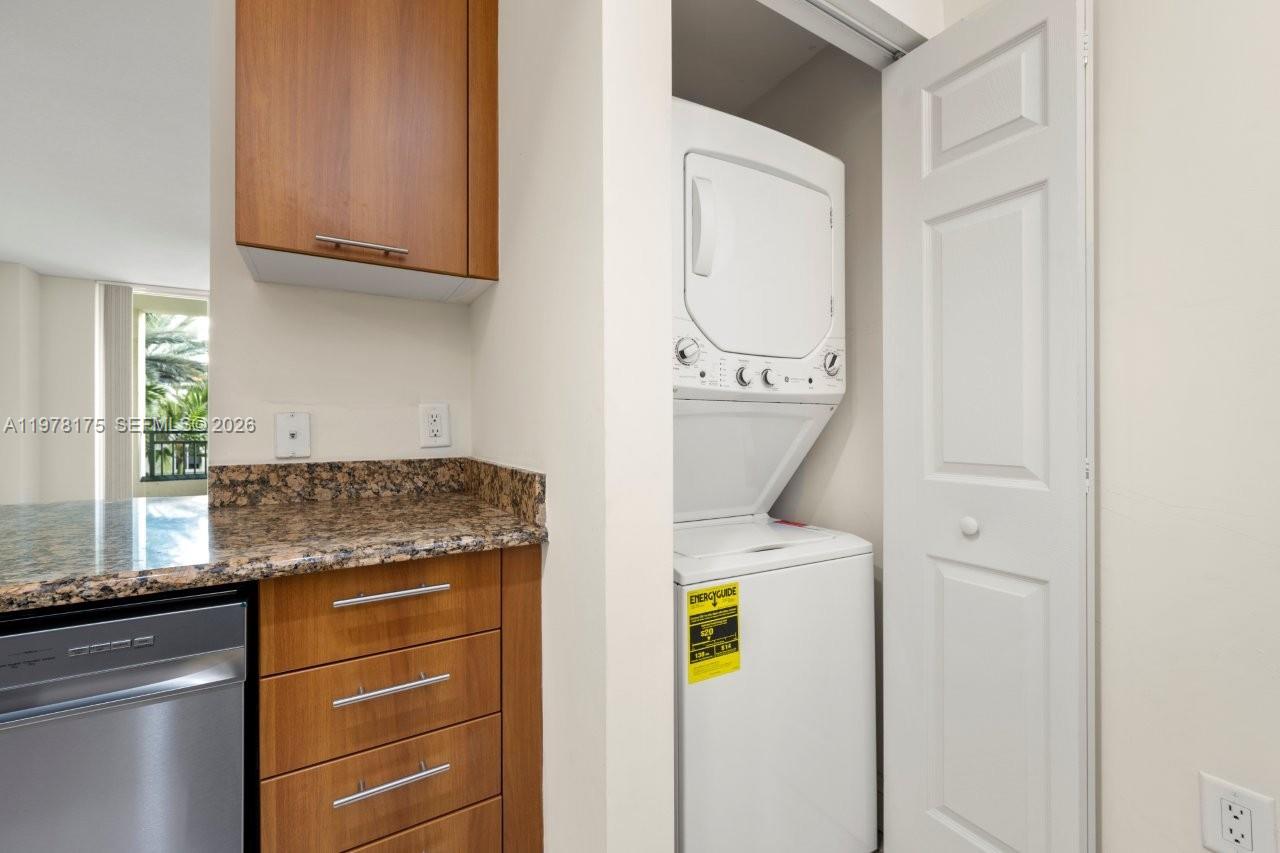 VERANDA CONDO - Residential Lease