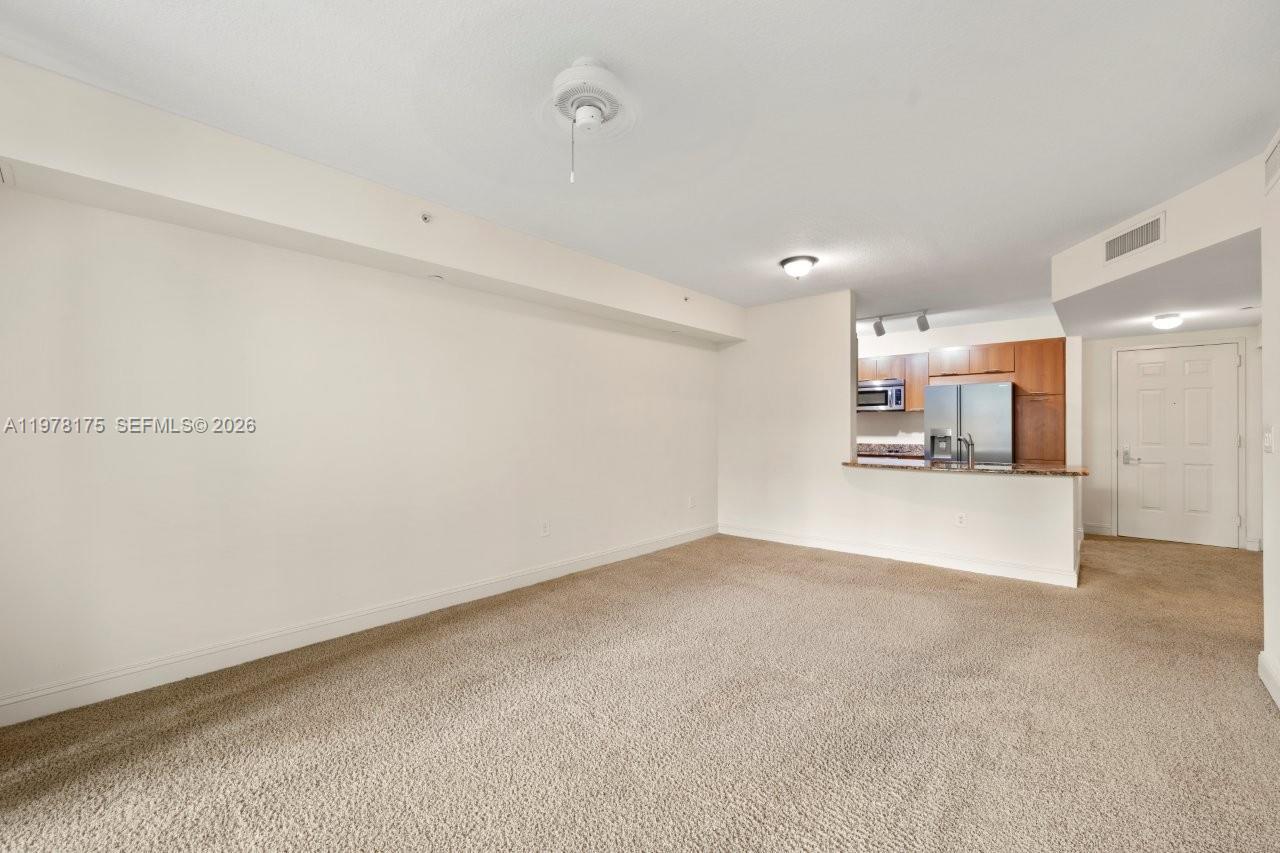 VERANDA CONDO - Residential Lease