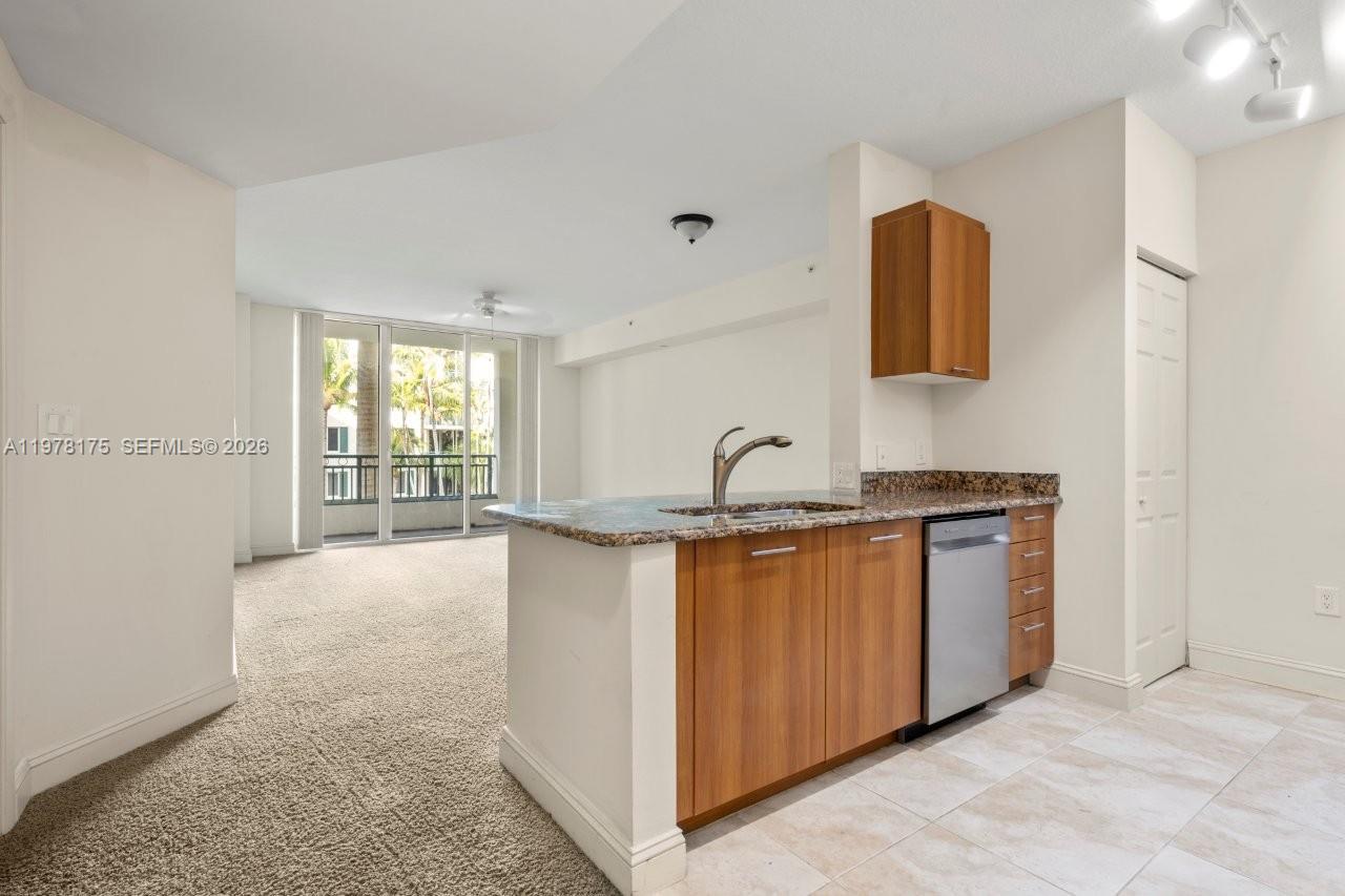 VERANDA CONDO - Residential Lease