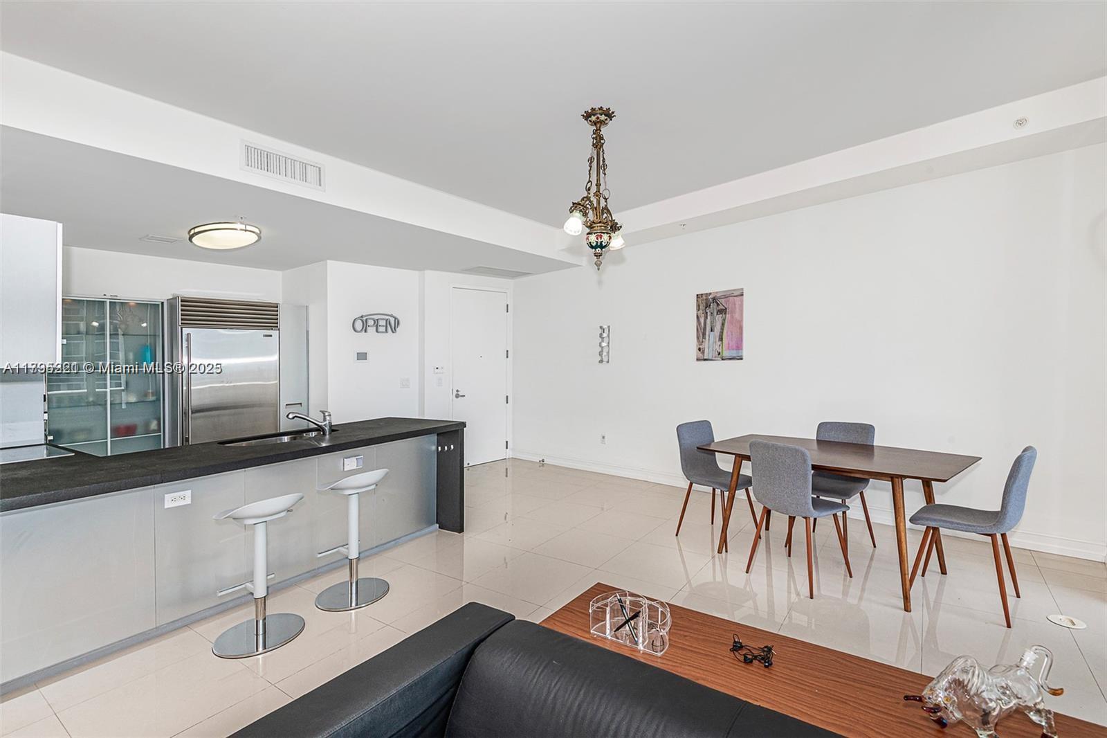 TRUMP ROYALE CONDO - Residential