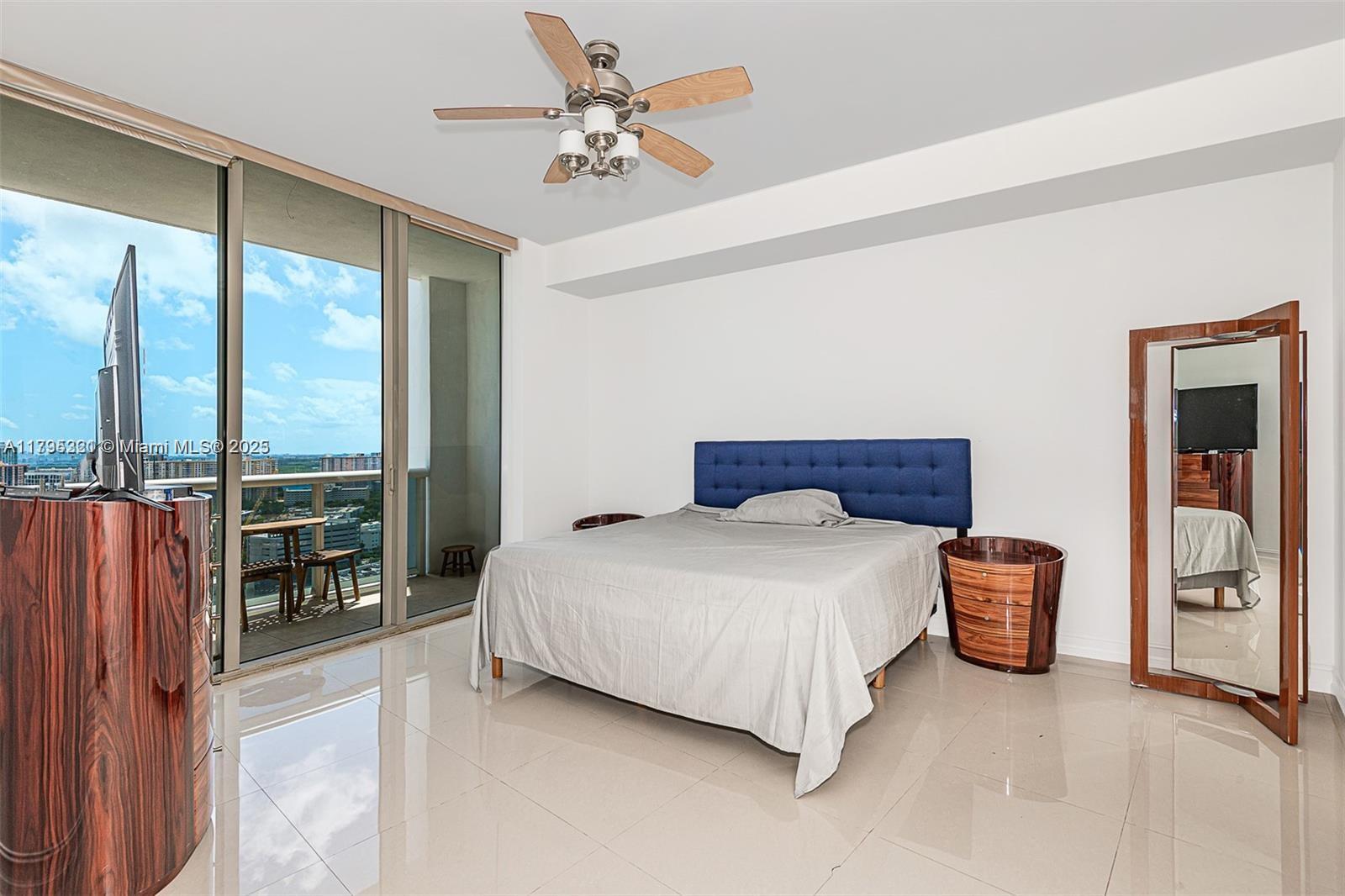 TRUMP ROYALE CONDO - Residential