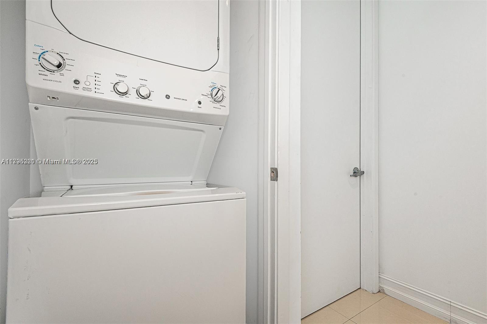 TRUMP ROYALE CONDO - Residential