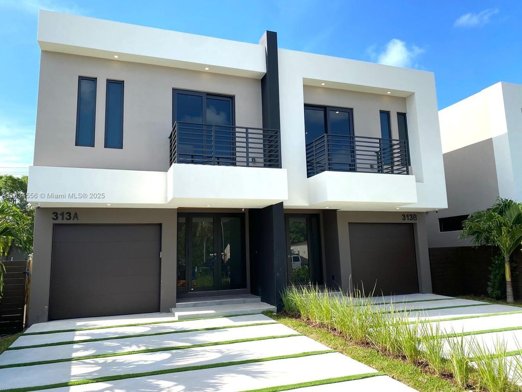 Photo of 313 SW 10th St #A, Fort Lauderdale, FL 33315 (MLS # A11834556)