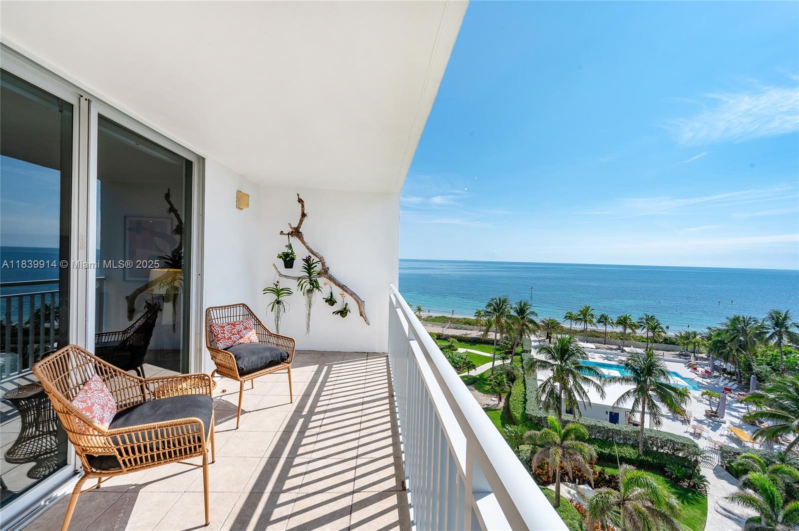 609 Ocean Dr 8G