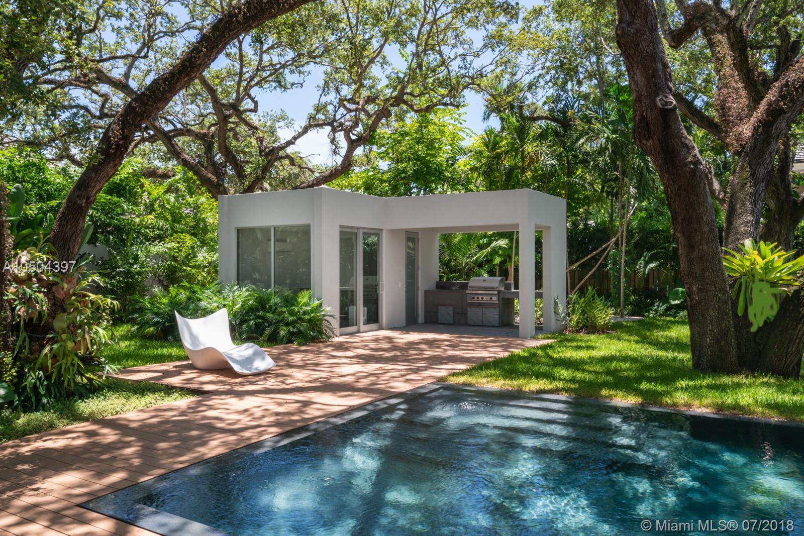 UNIVERSITY PLACE - Residential