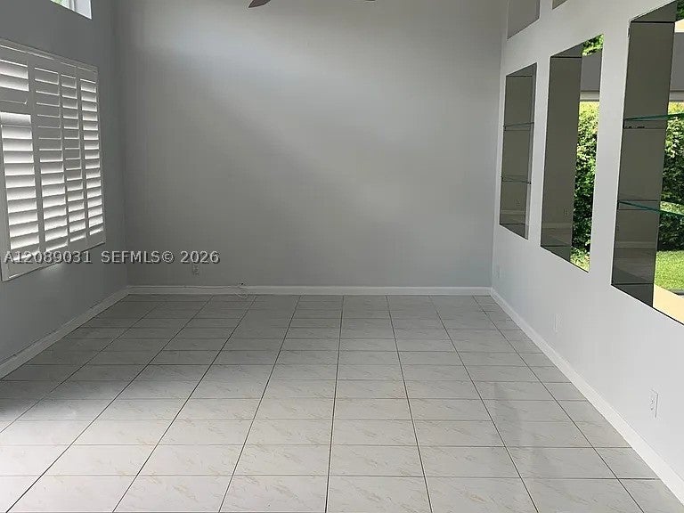 Photo of 10000 NW 4th St, Plantation, FL 33324 (MLS # A12089031)