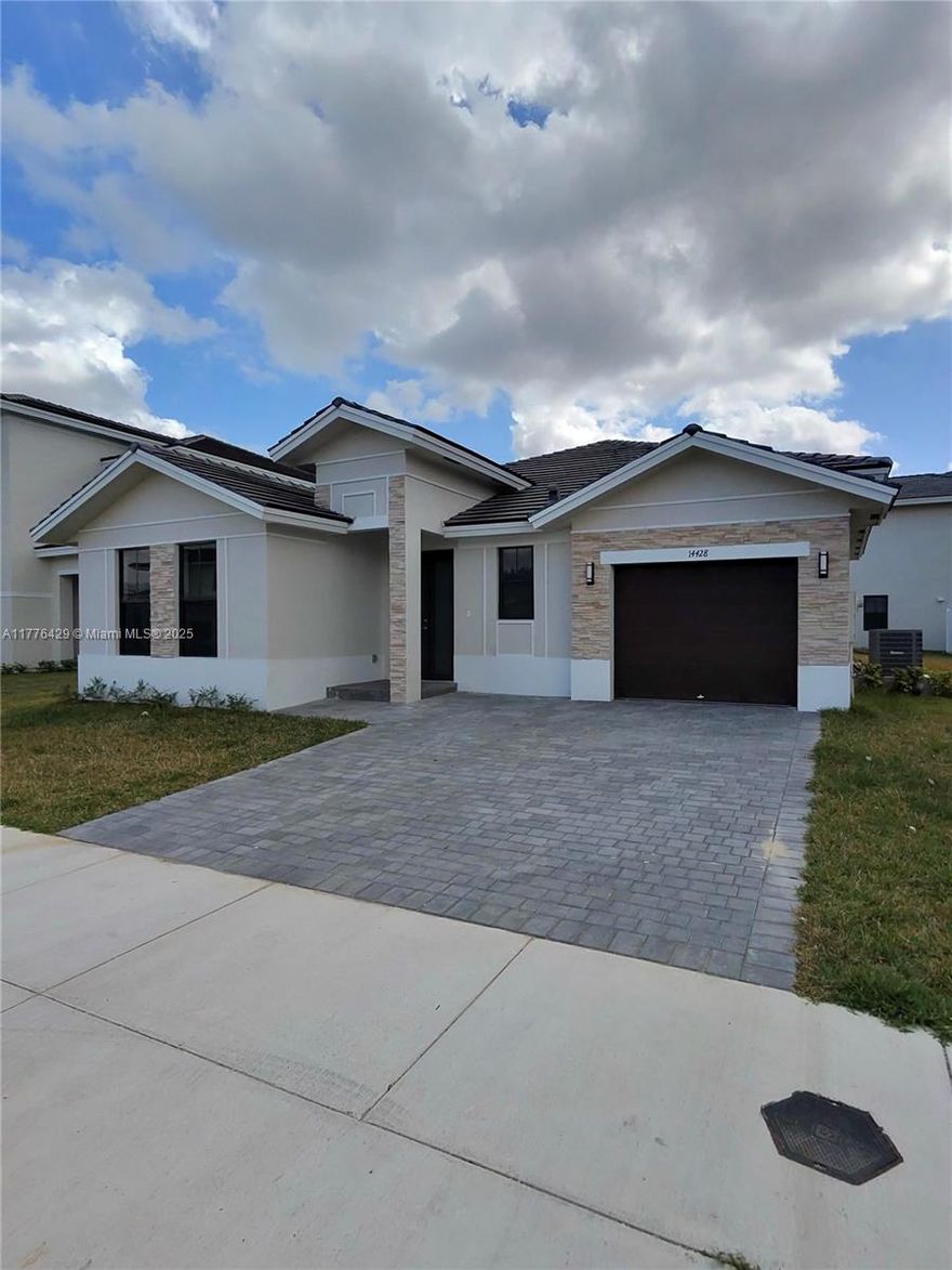 Last property available and ready to close. New construction, 4 bedrooms and 3.5 bathrooms, One-story single-family house with no association, one car garage, impact doors and windows, all tiled throughout and more.
Easy to show (Call for appointment)