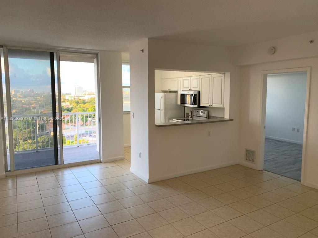 ALTOS DE MIAMI CONDO - Residential Lease