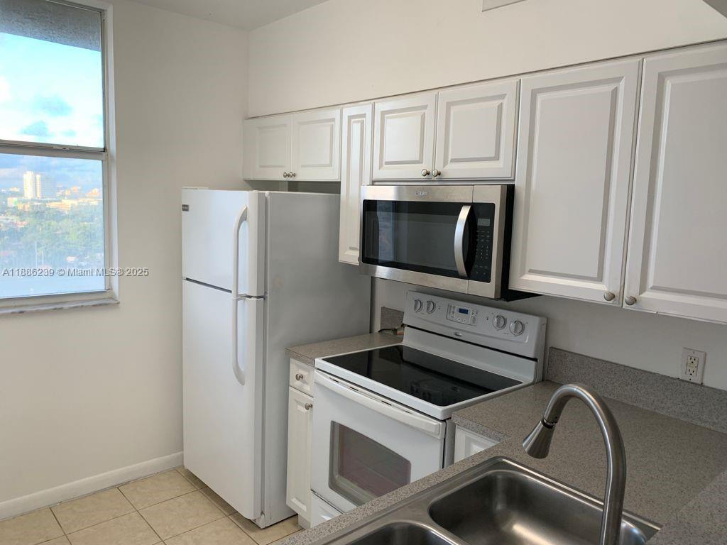 ALTOS DE MIAMI CONDO - Residential Lease