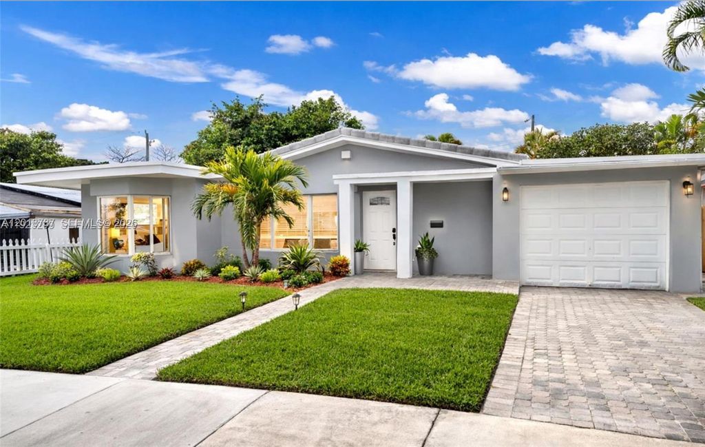 Photo of 1881 NW 5th Ter #1881, Pompano Beach, FL 33060 (MLS # A12018787)