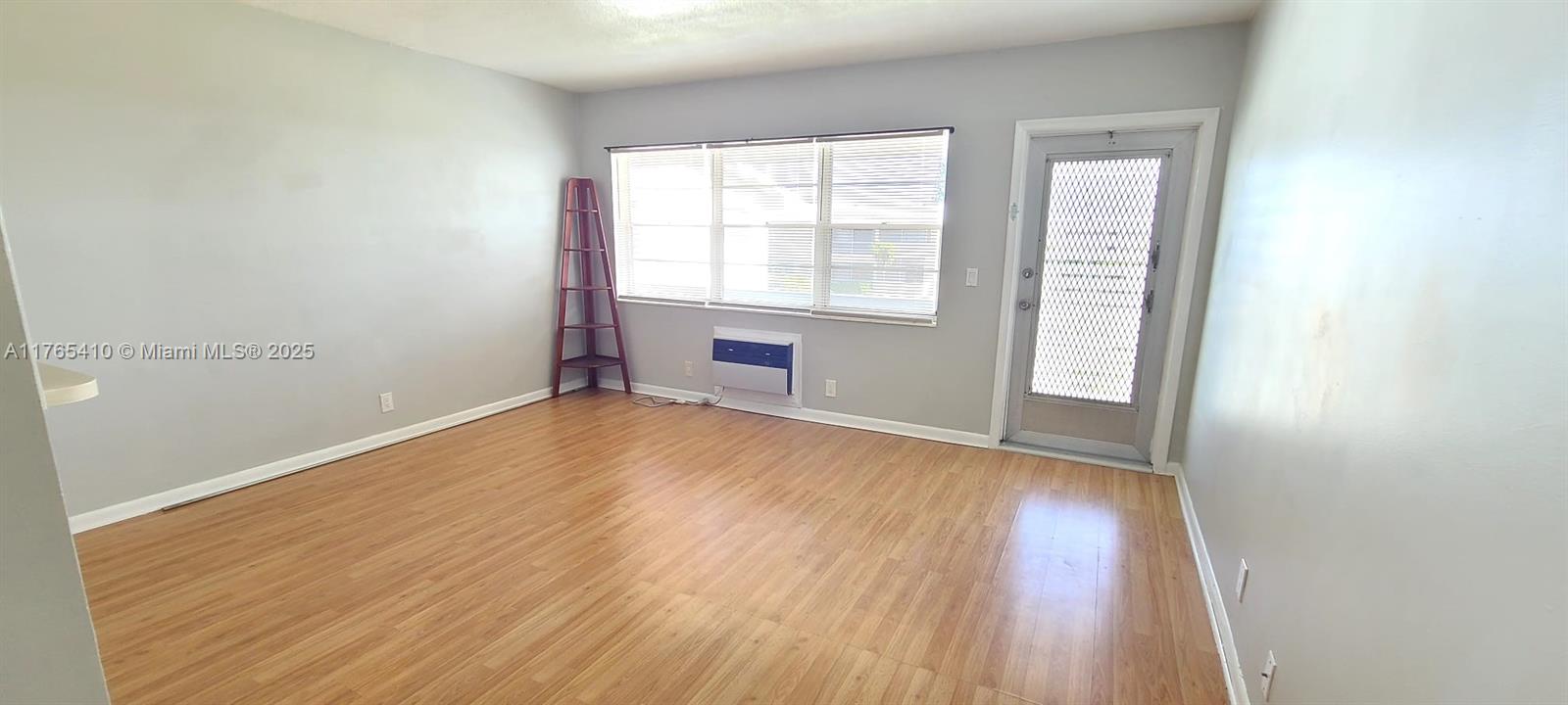 55+ SENIOR COMMUNITY. Nice 1B + 1B in 2nd-floor condo. Beautiful and cozy apartment. Laminate floor, very spacious bedroom, in excellent condition, 2 wall A/C, ceiling fans. Kitchen in white. Enjoy the park-like setting, lovely garden view, Walking distance to community pool, bus stop. Near shopping, beaches, famous Palm Beach. Enjoy wonderful amenities, heated indoor Olympic size indoor pool, professional exercise room, entertainment, theater, classes, card room, clubs, billiards, tennis, social activities and more!