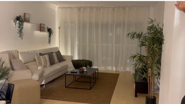 300 BAYVIEW DR APT 409, SUNNY ISLES BEACH, FL 33160 - Image efbcc22d16f3c4e336f8c28d0c9af657/2942201604