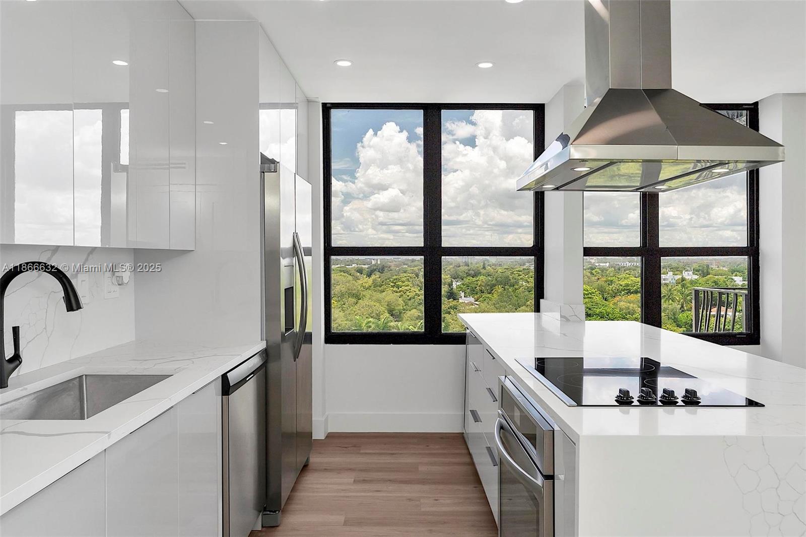 THE PALM BAY YACHT CLUB C - Residential