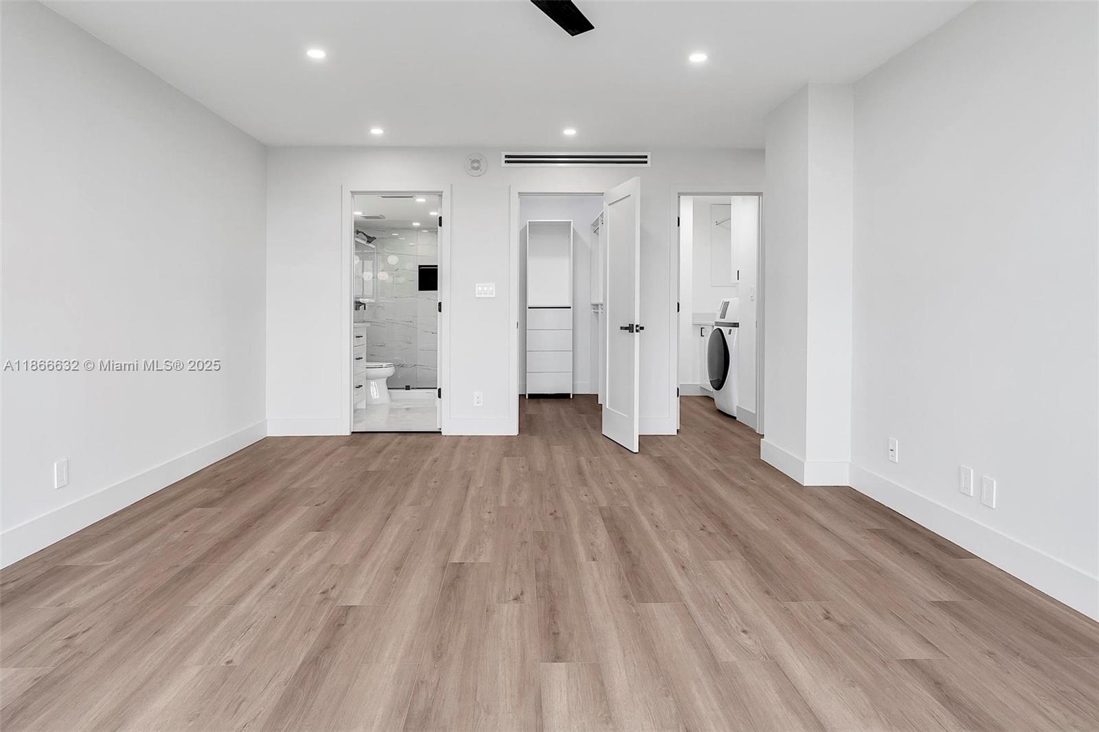 THE PALM BAY YACHT CLUB C - Residential