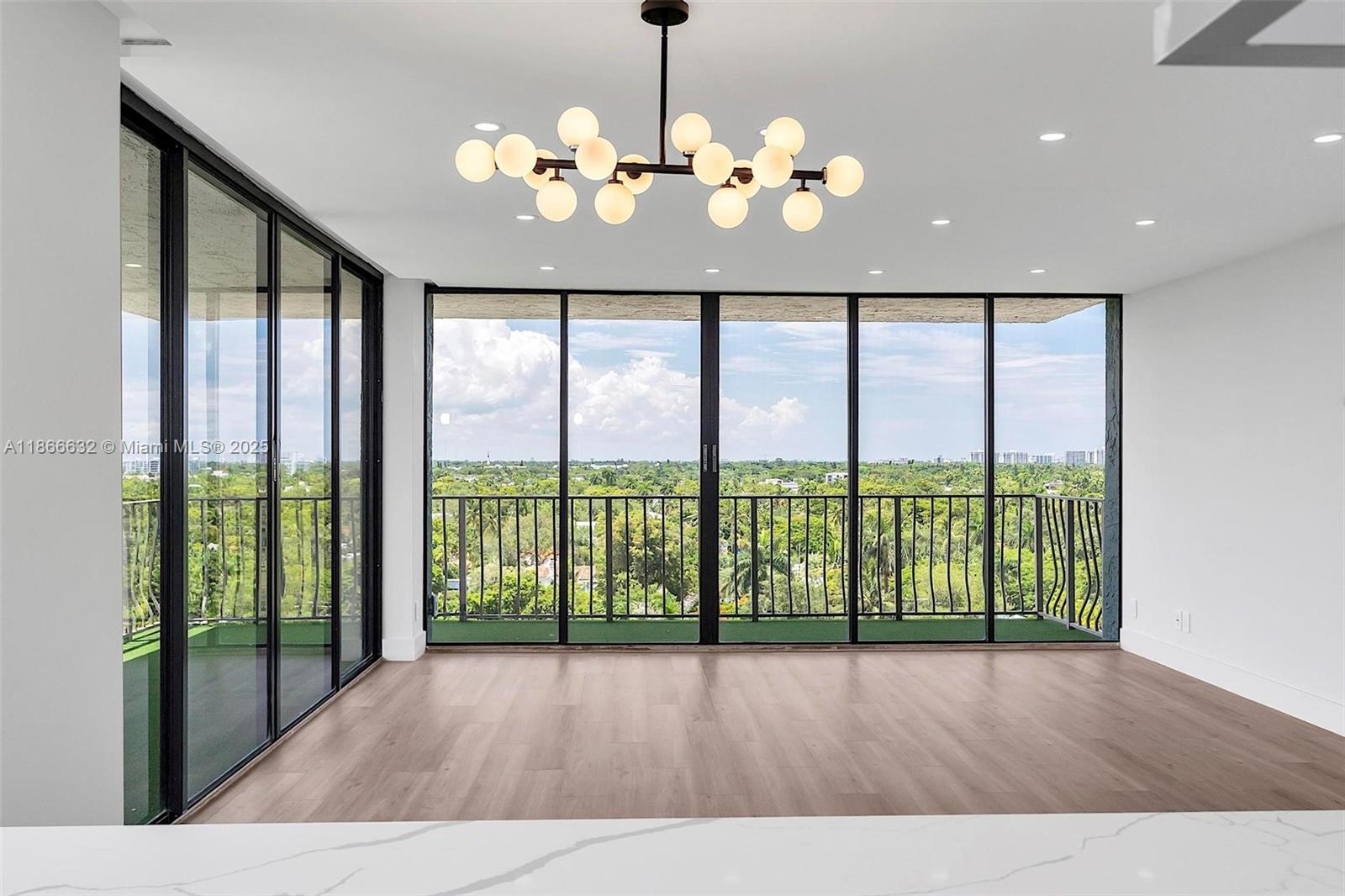 THE PALM BAY YACHT CLUB C - Residential