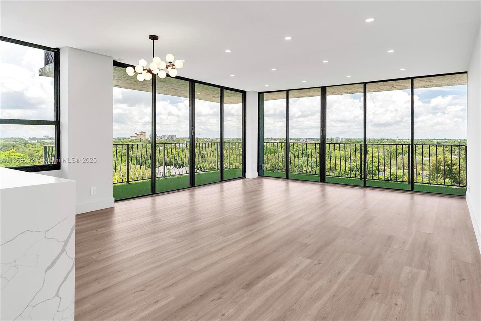 THE PALM BAY YACHT CLUB C - Residential