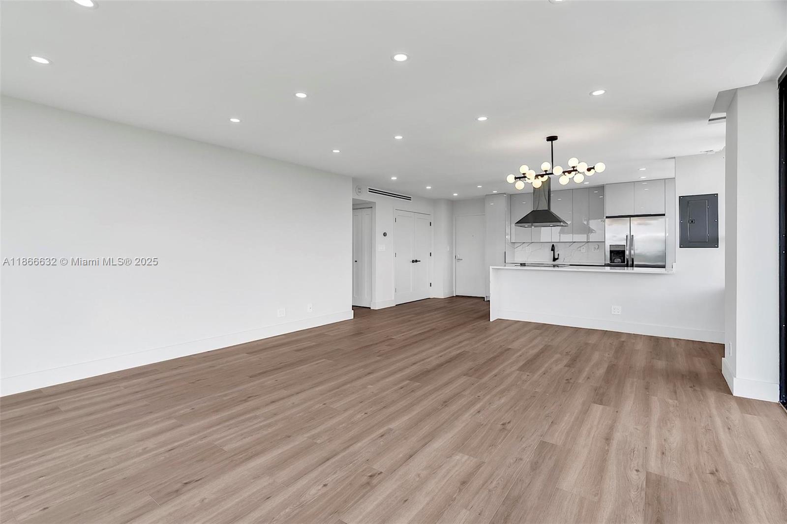 THE PALM BAY YACHT CLUB C - Residential