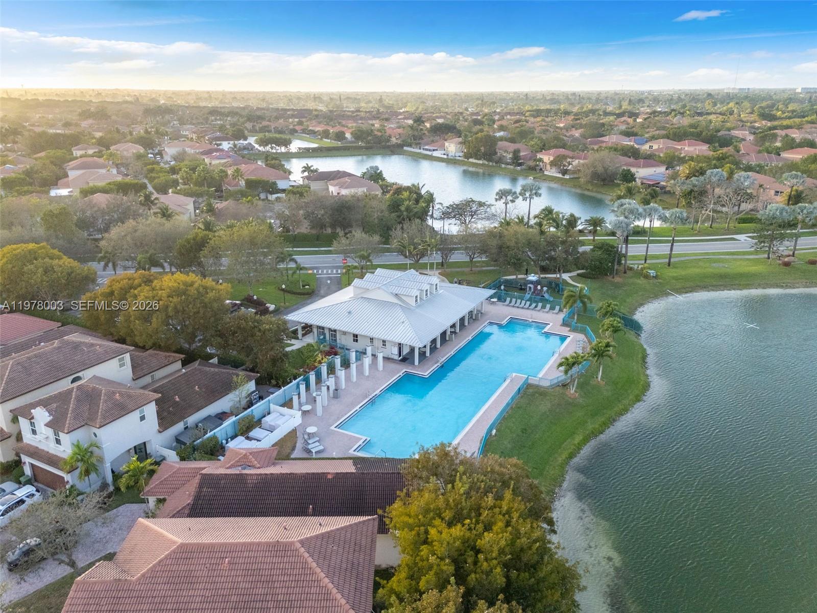PORTOFINO PALMS - Residential