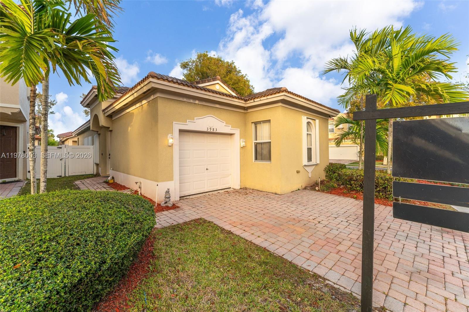 PORTOFINO PALMS - Residential