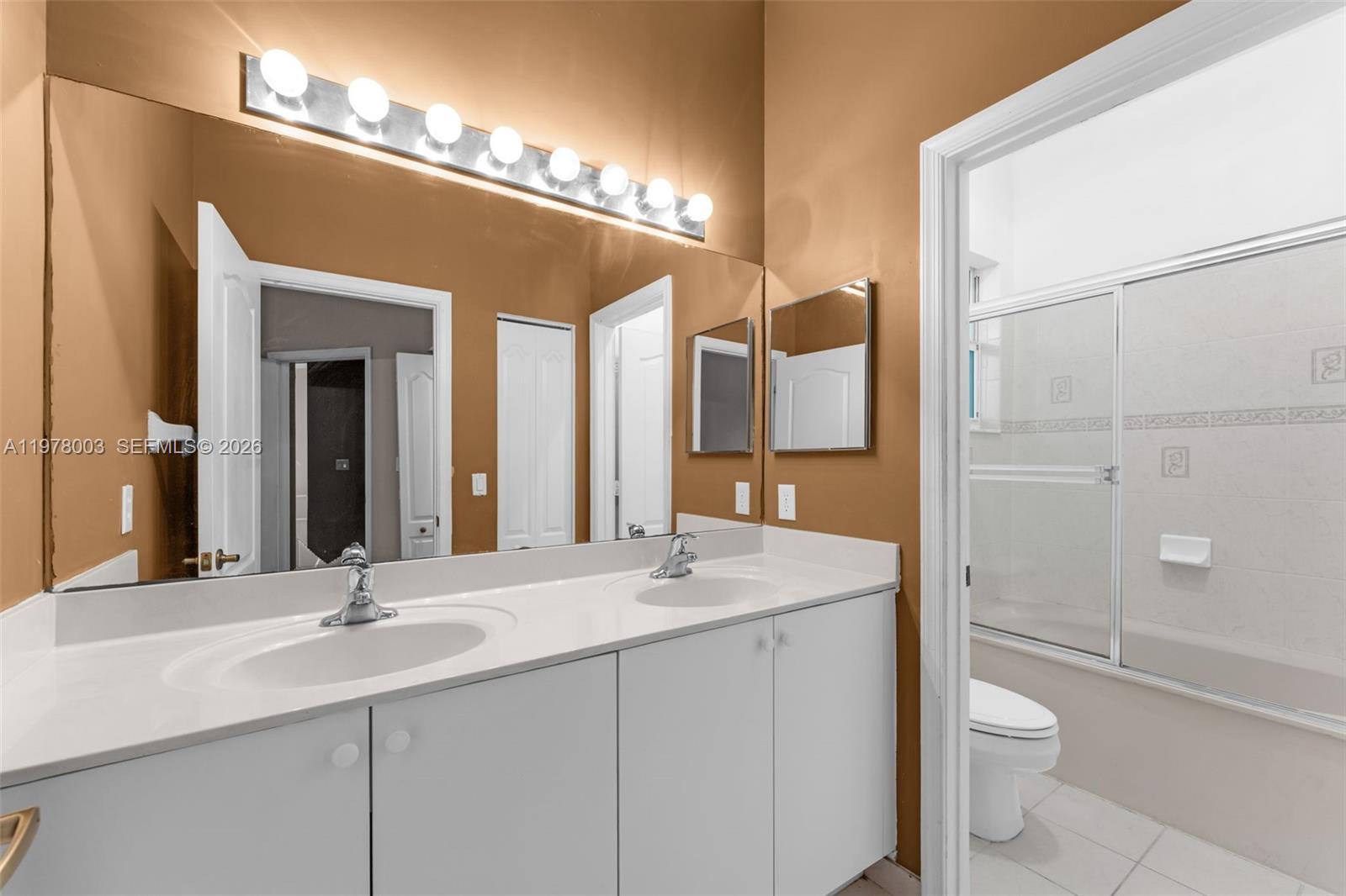 PORTOFINO PALMS - Residential