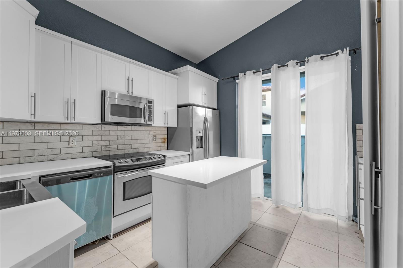 PORTOFINO PALMS - Residential