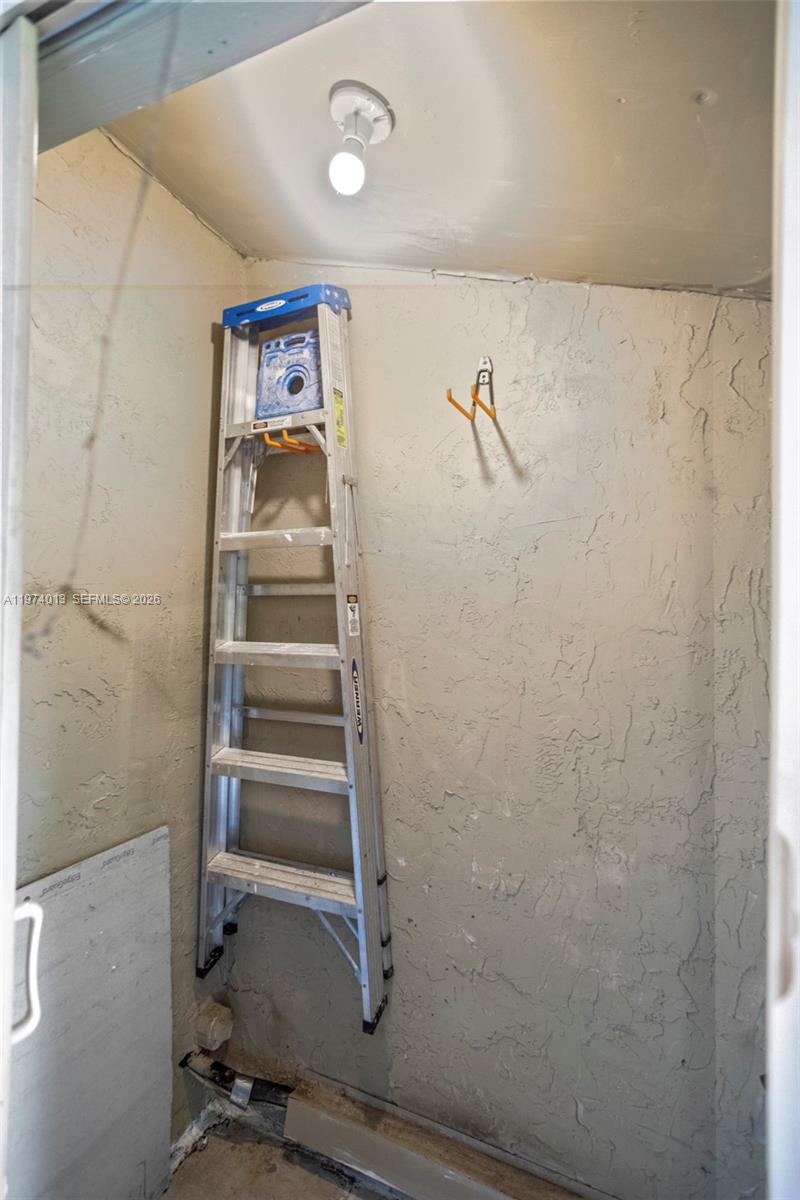 FLAMINGO GARDENS PHASE FO - Residential