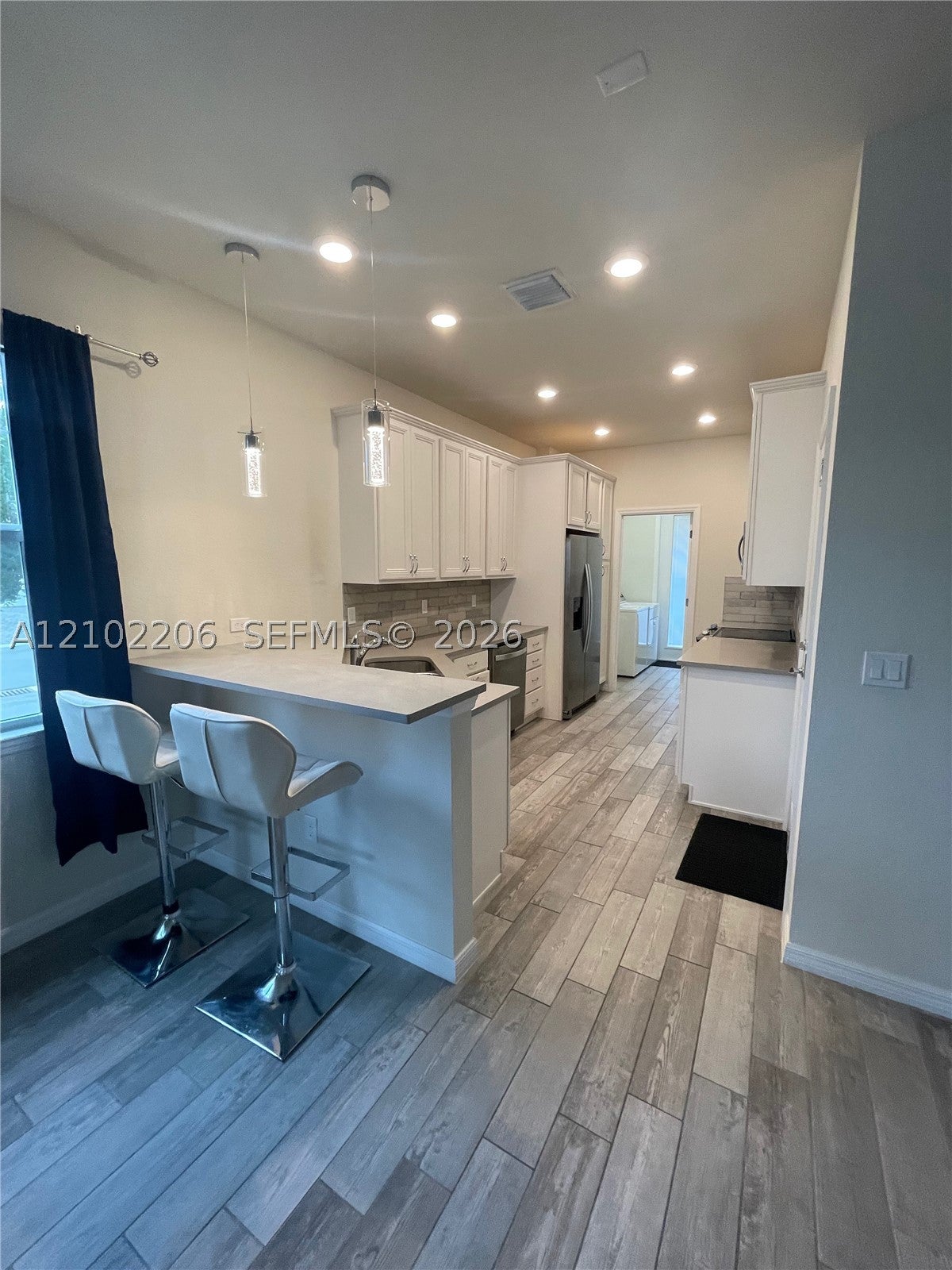 4860 Eucalyptus Dr 1