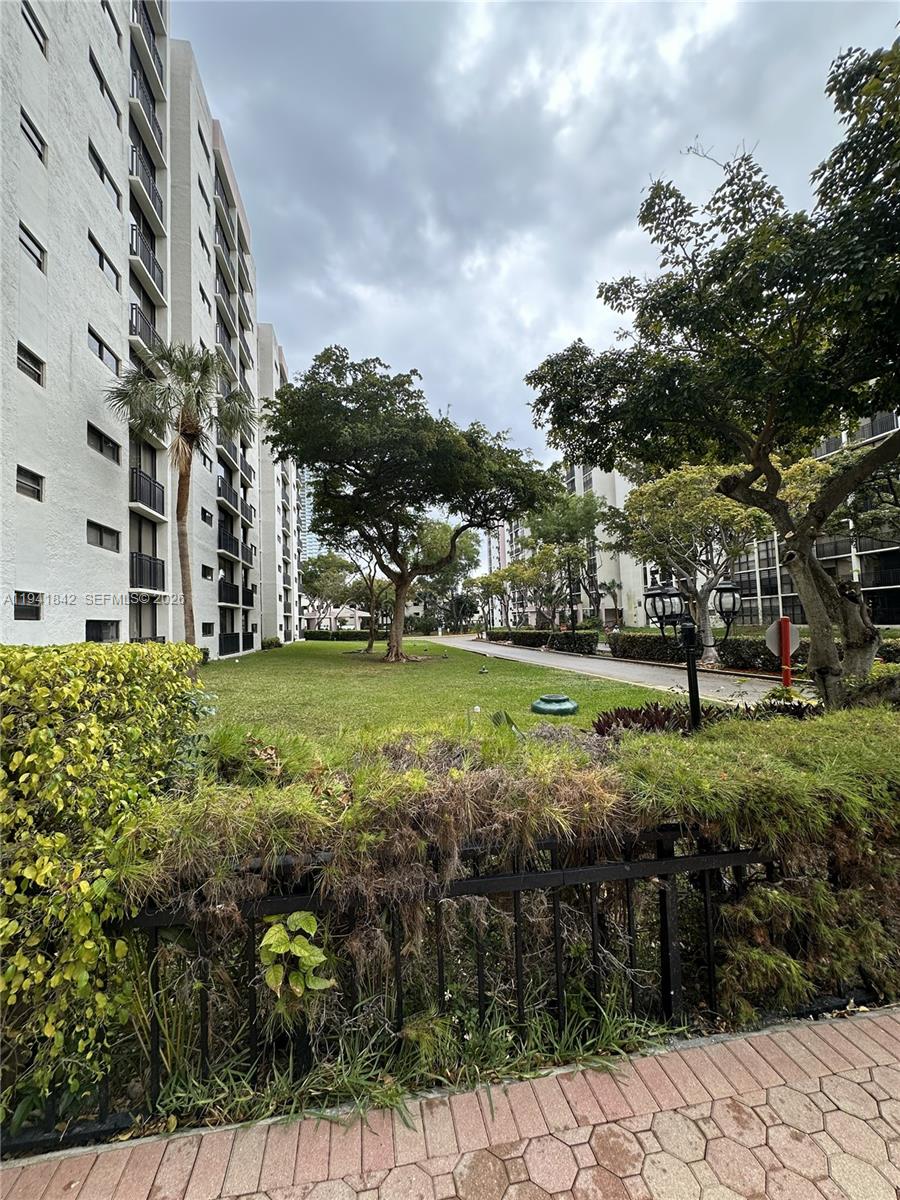 PLAZA OF AMERICAS CONDO P - Residential