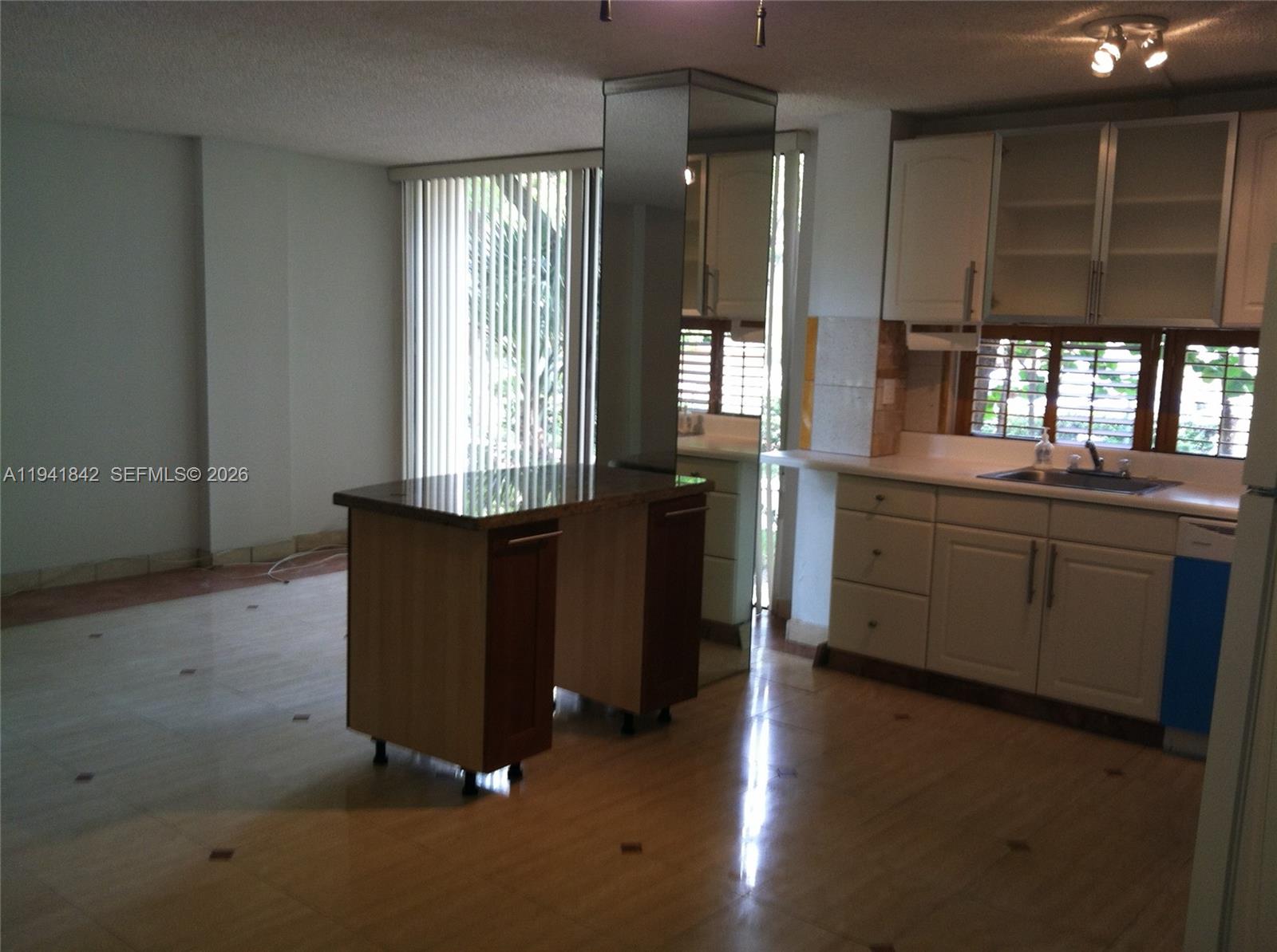 PLAZA OF AMERICAS CONDO P - Residential