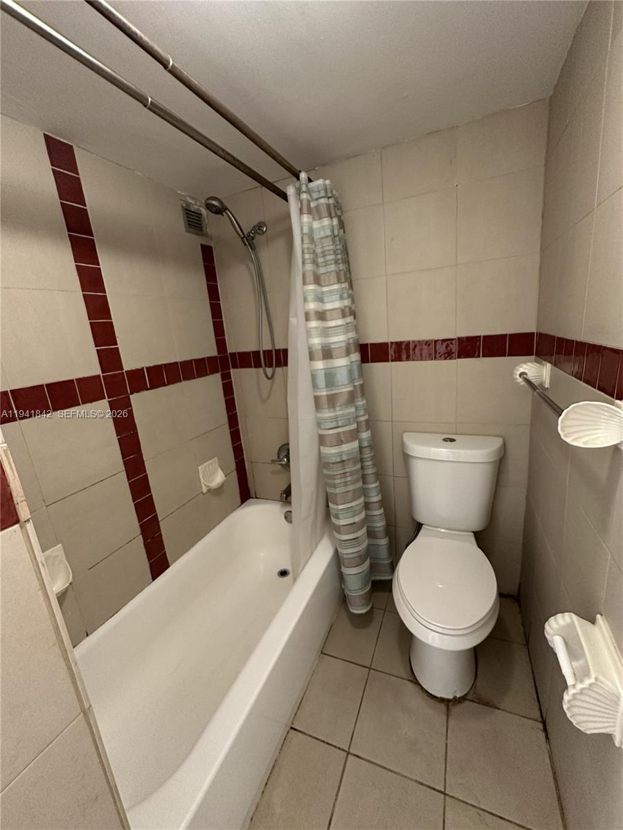 PLAZA OF AMERICAS CONDO P - Residential