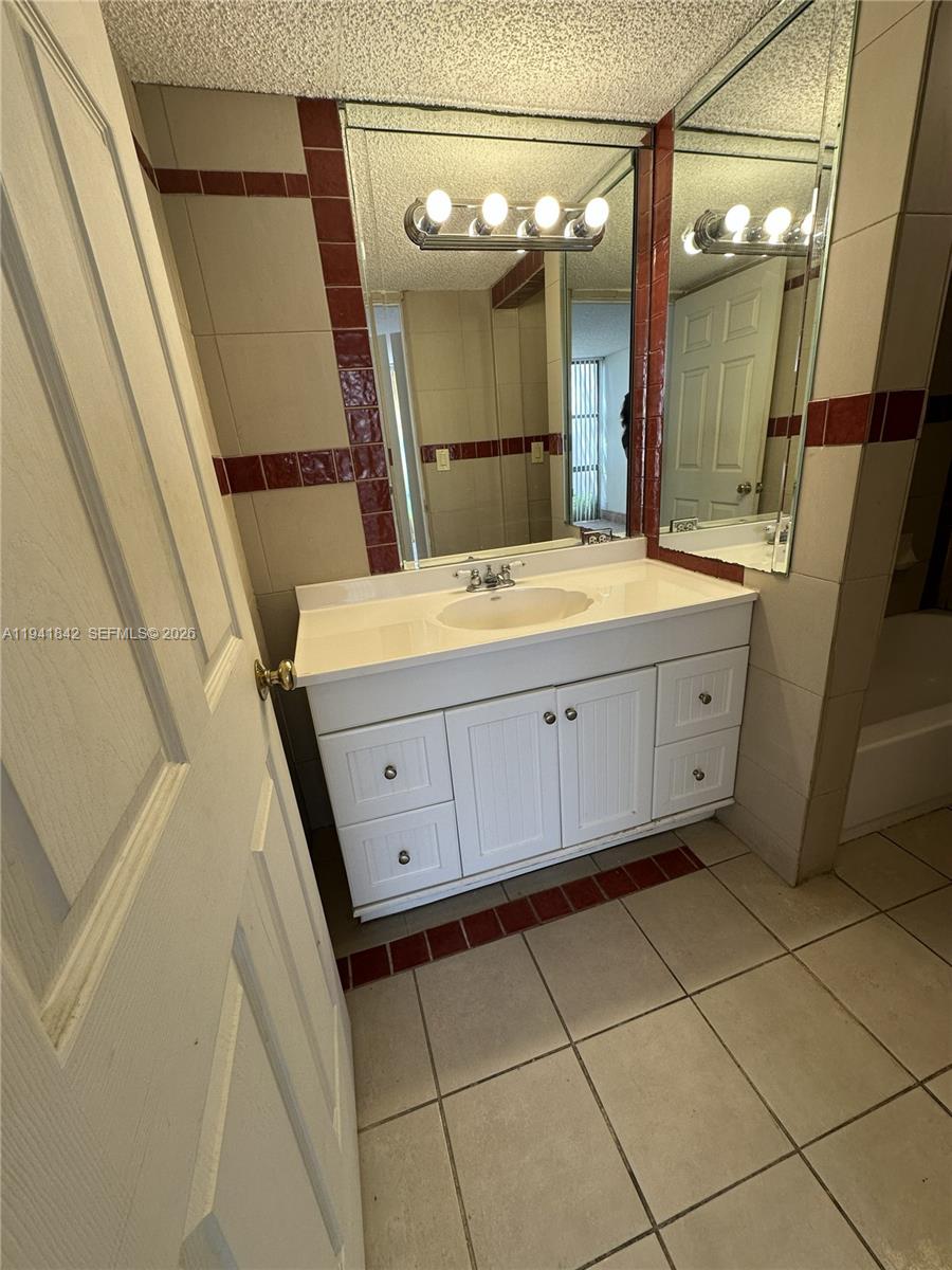 PLAZA OF AMERICAS CONDO P - Residential