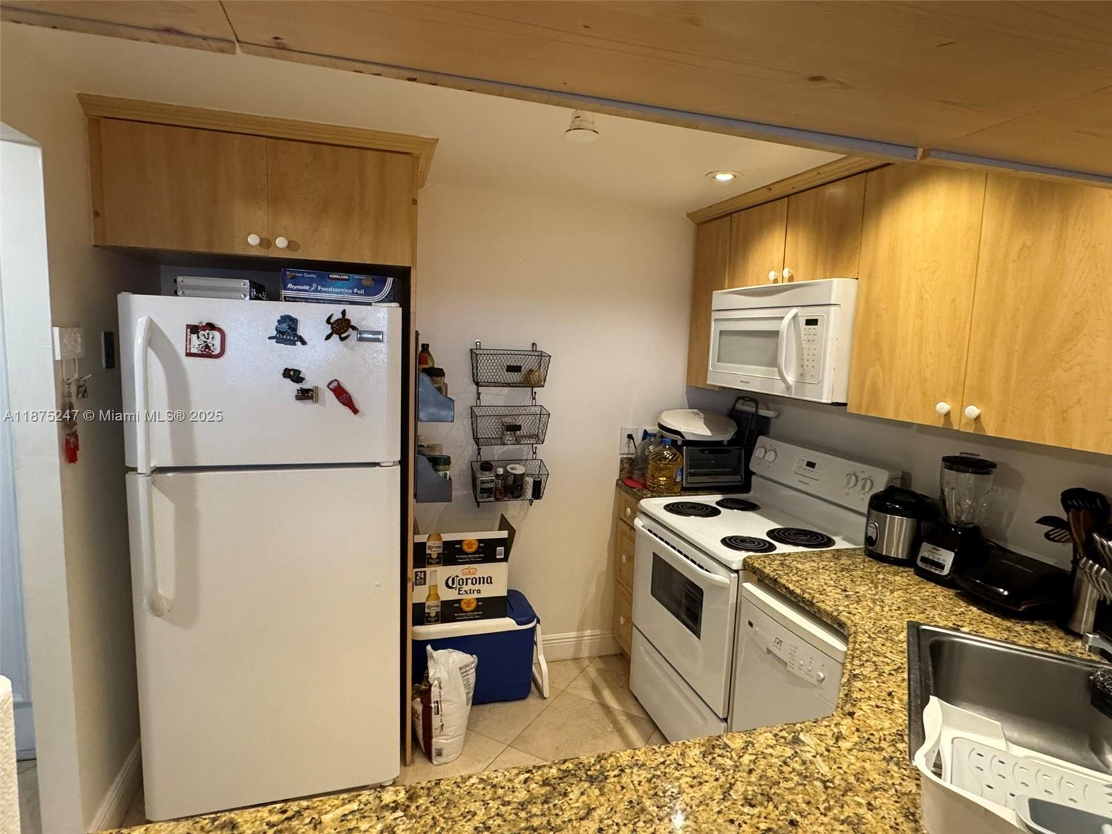 GREENWICH PH I CONDO - Residential