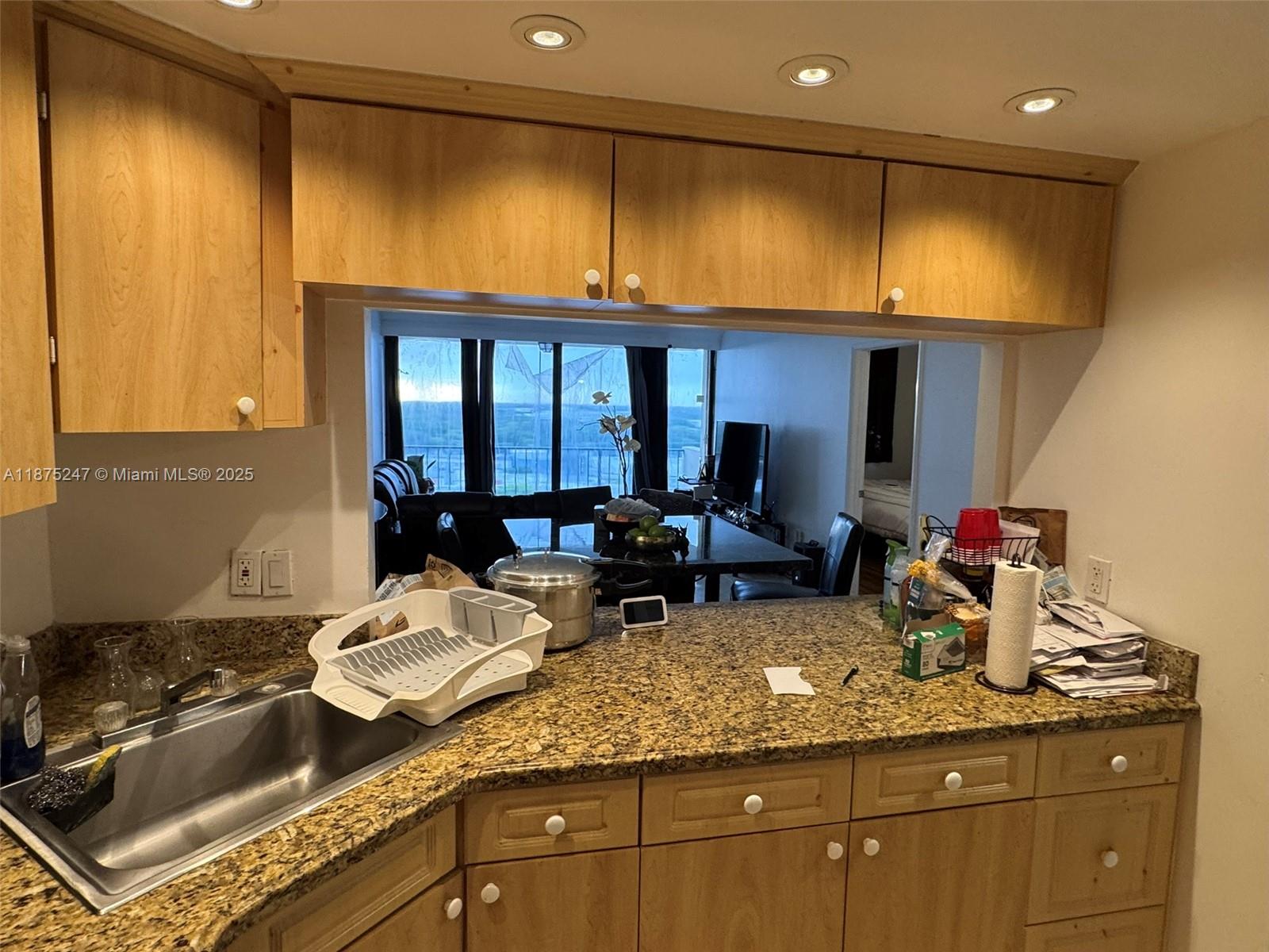 GREENWICH PH I CONDO - Residential