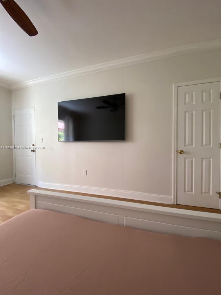 THE ARMSTRONG CONDO - Residential