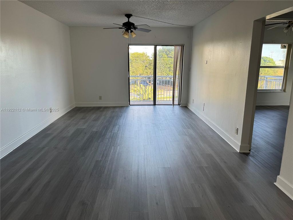 Photo of 405 S Pine Island Rd #413D, Plantation, FL 33324 (MLS # A11922112)