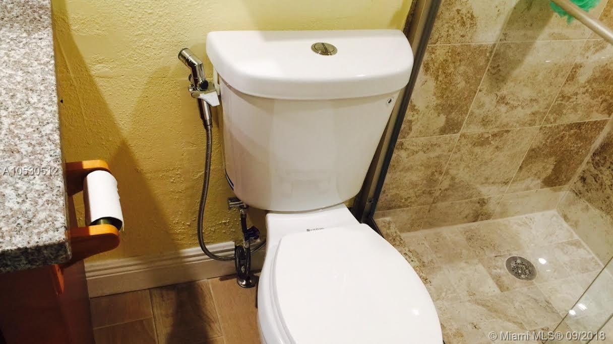 VILLA ROYAL CONDO - Residential Lease