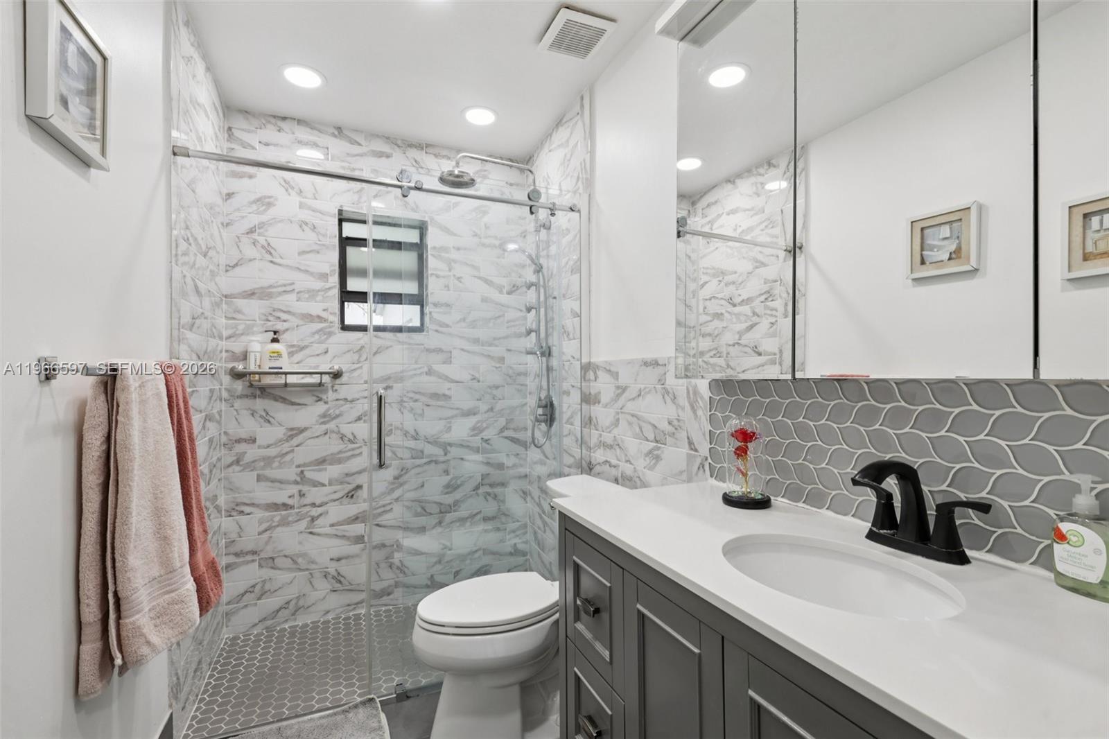 KENDALE LAKES SEC FIVE - Residential