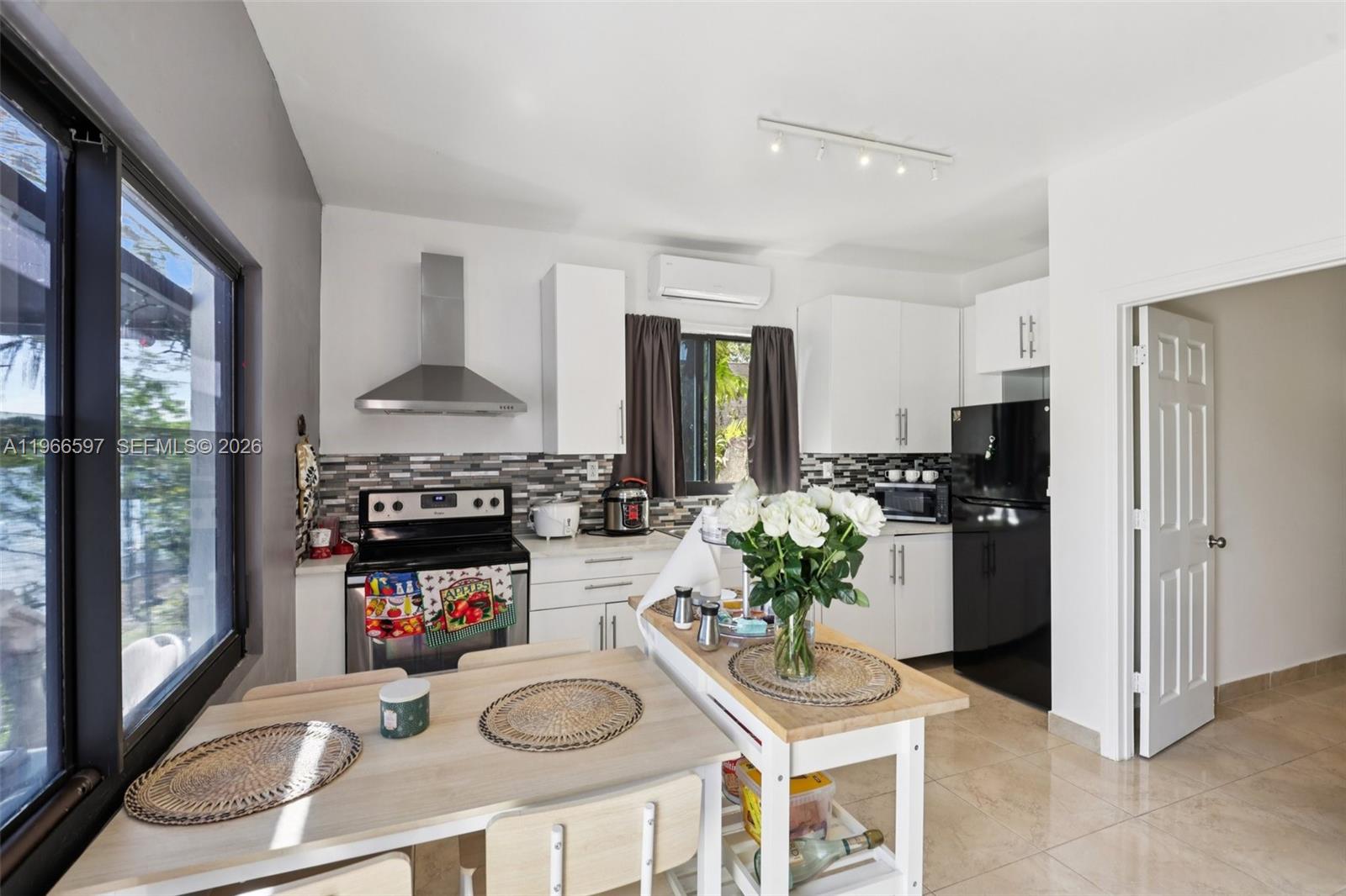 KENDALE LAKES SEC FIVE - Residential