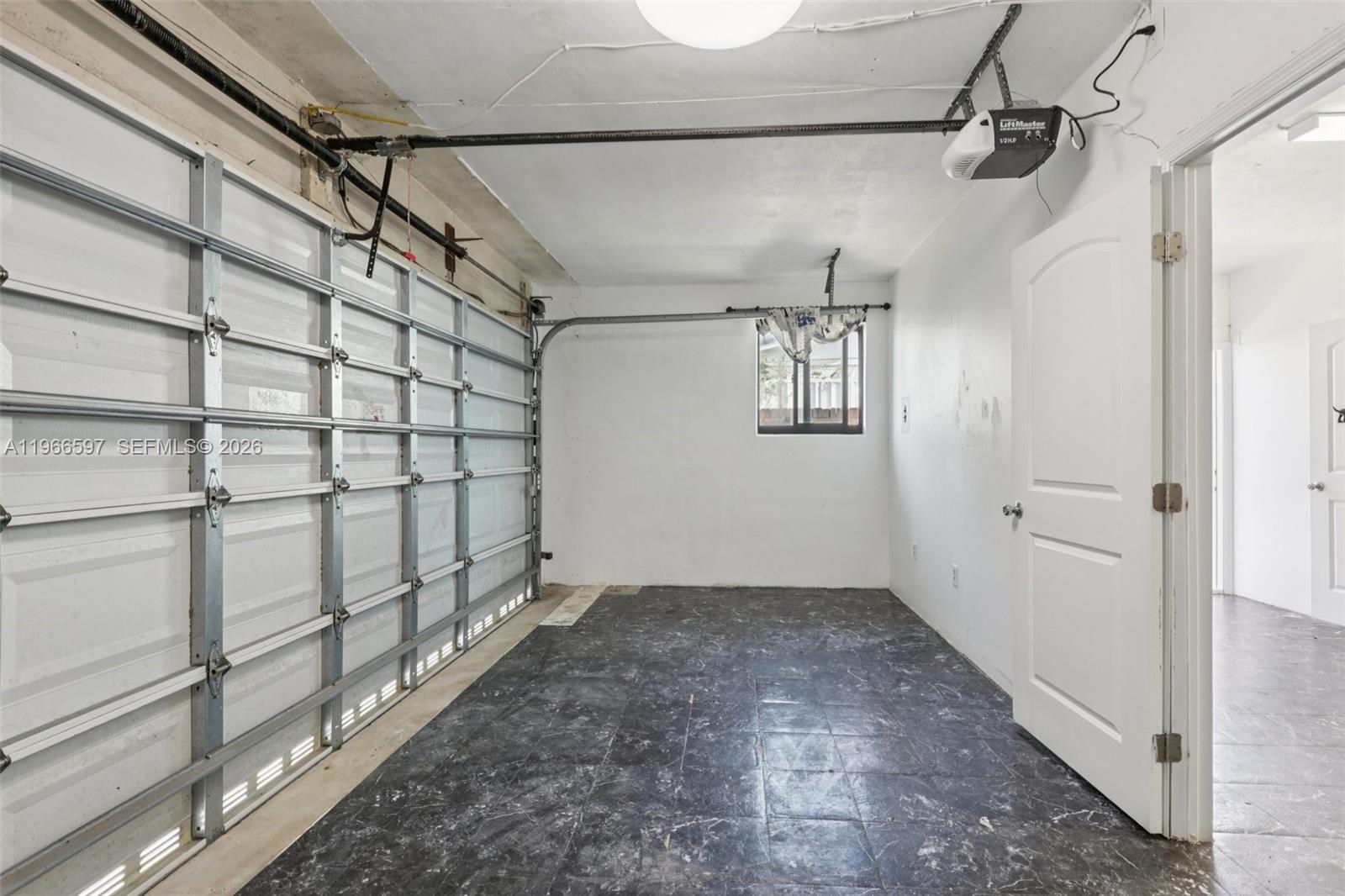 KENDALE LAKES SEC FIVE - Residential