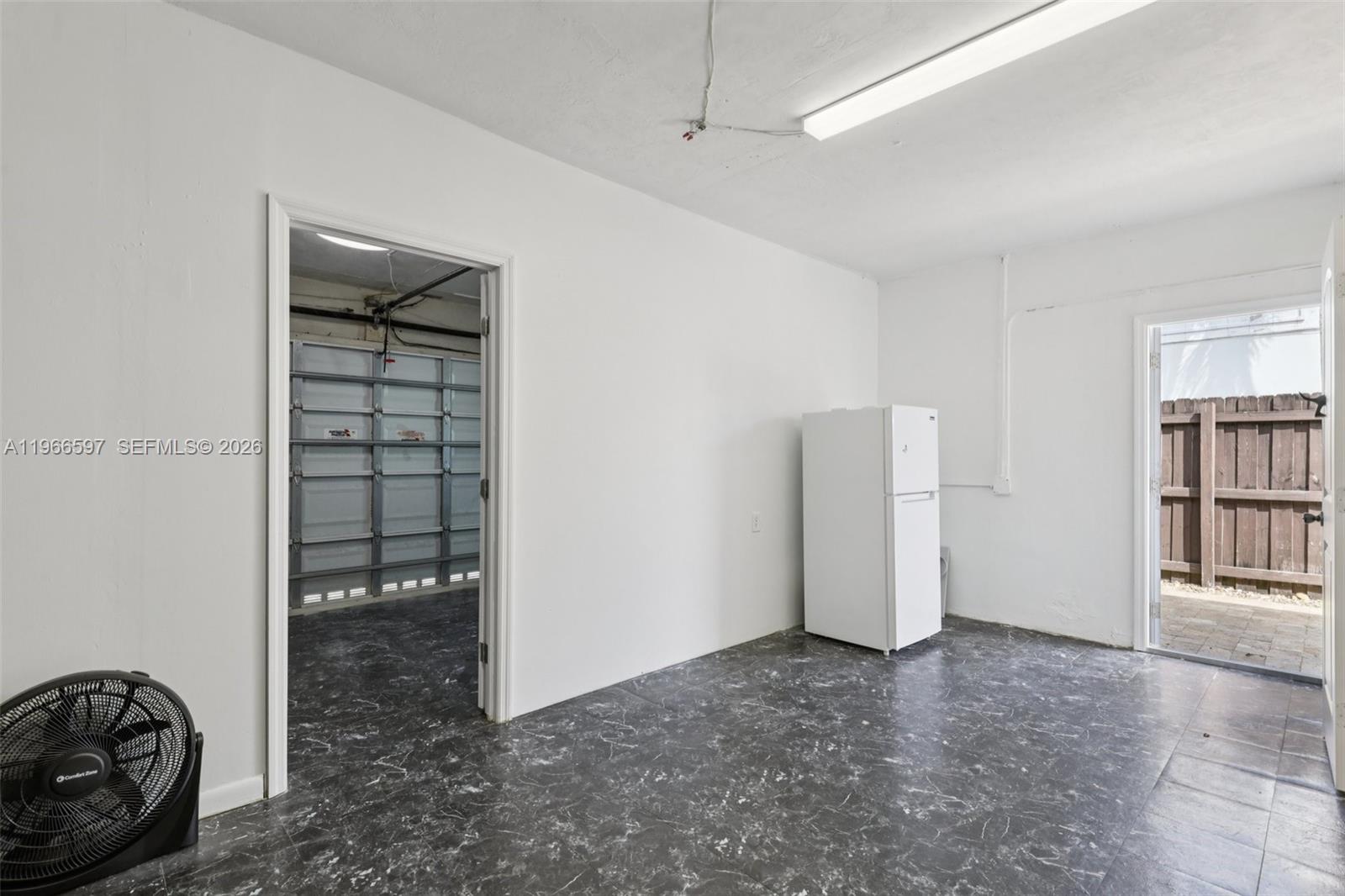 KENDALE LAKES SEC FIVE - Residential