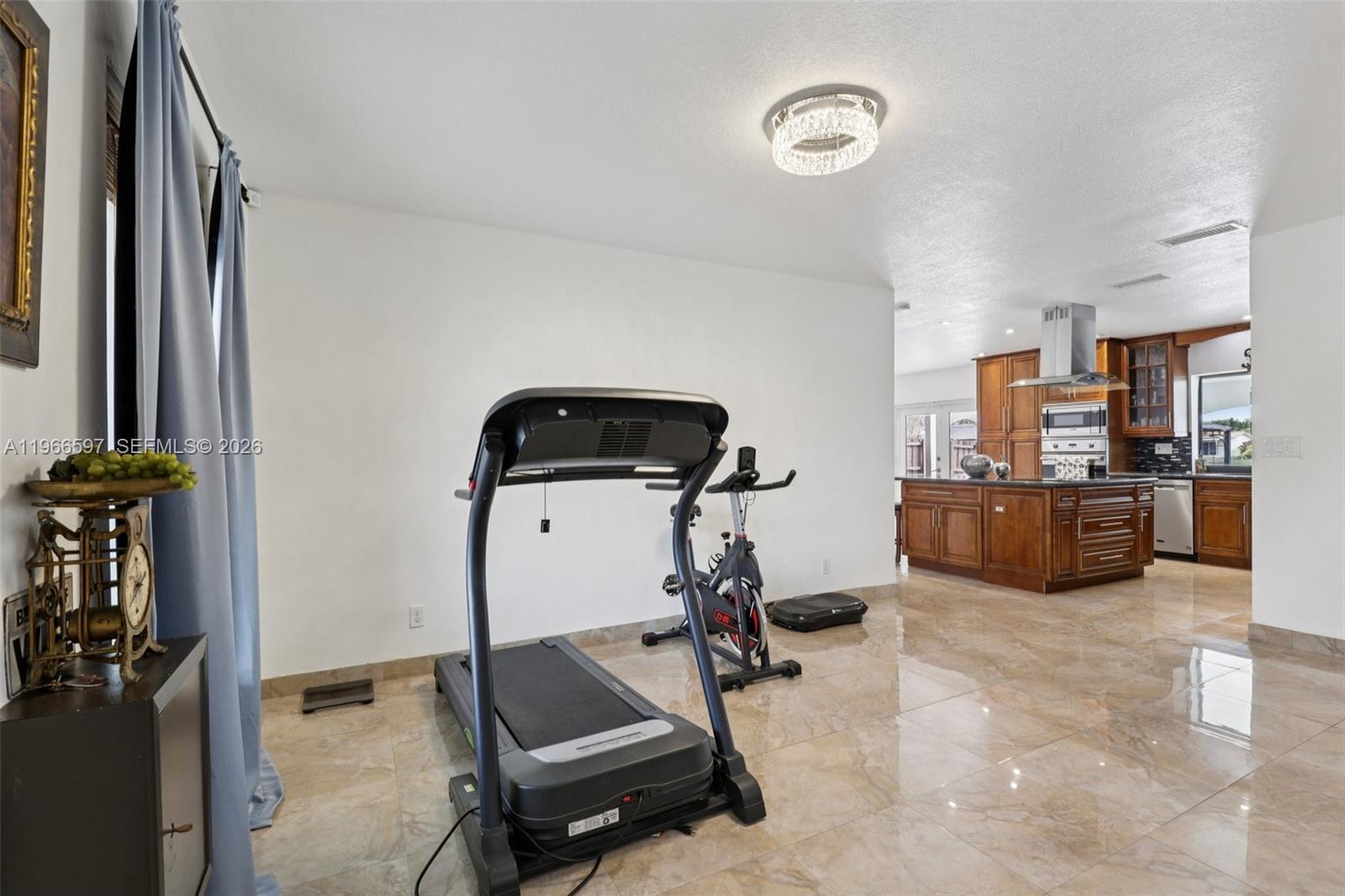 KENDALE LAKES SEC FIVE - Residential