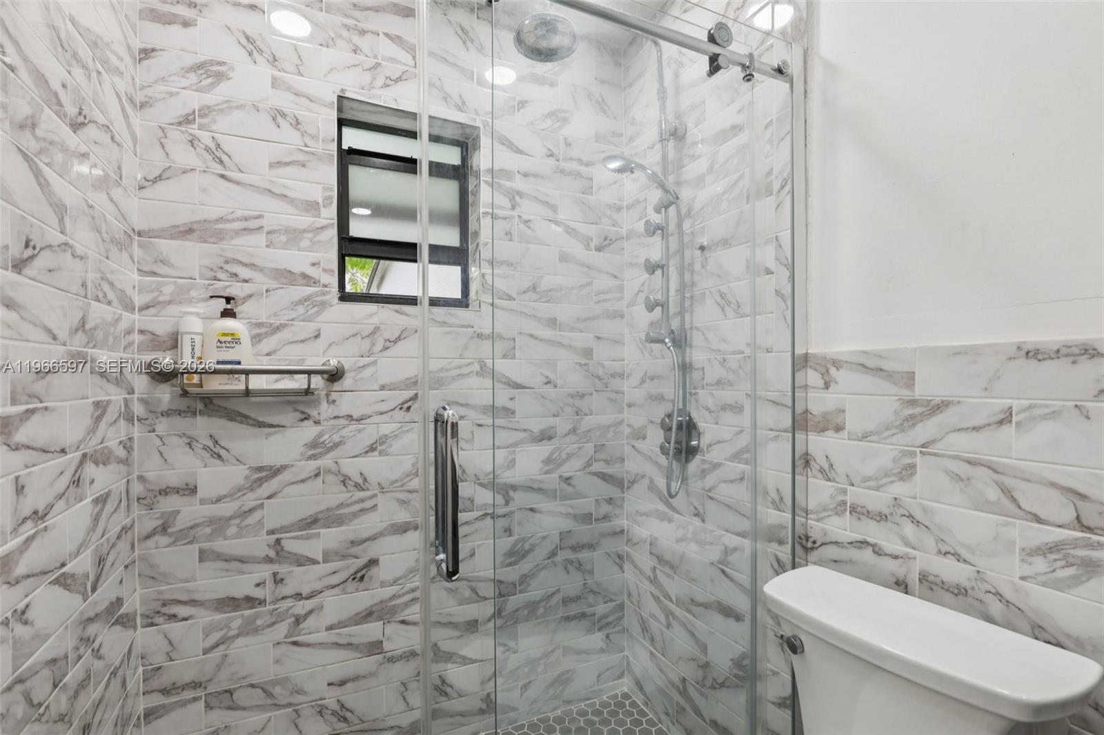 KENDALE LAKES SEC FIVE - Residential