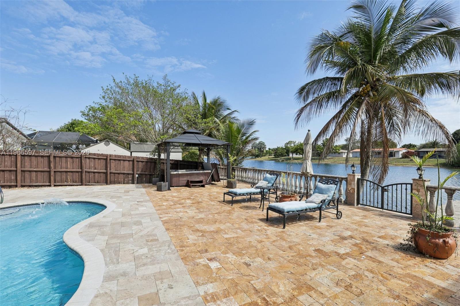 KENDALE LAKES SEC FIVE - Residential